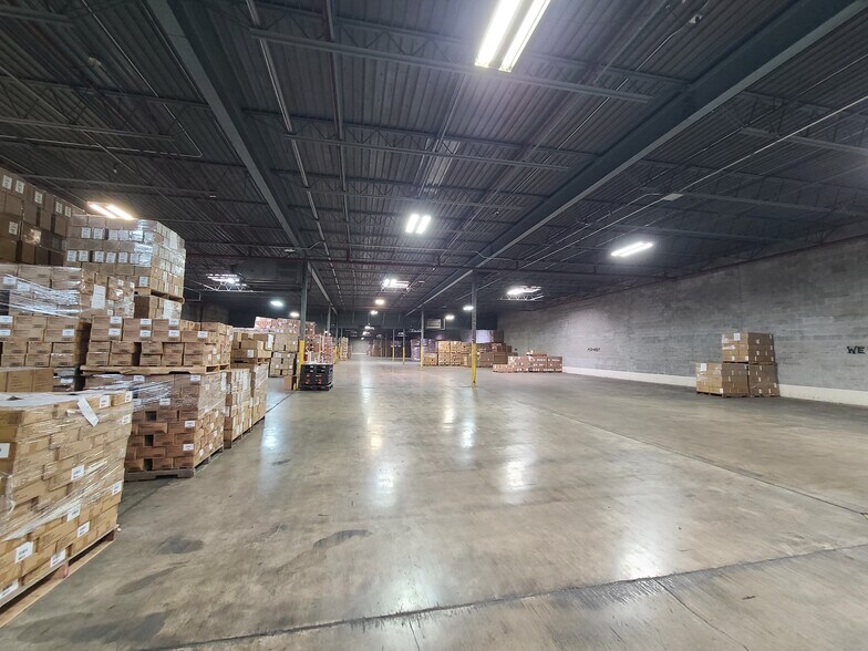 More Photos Of 3320 W Ferguson Rd, Fort Wayne Manufacturing For Lease