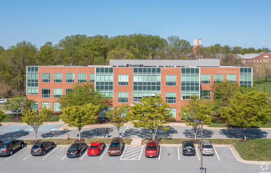 More Photos Of 909 Ridgebrook Rd, Sparks Medical For Lease