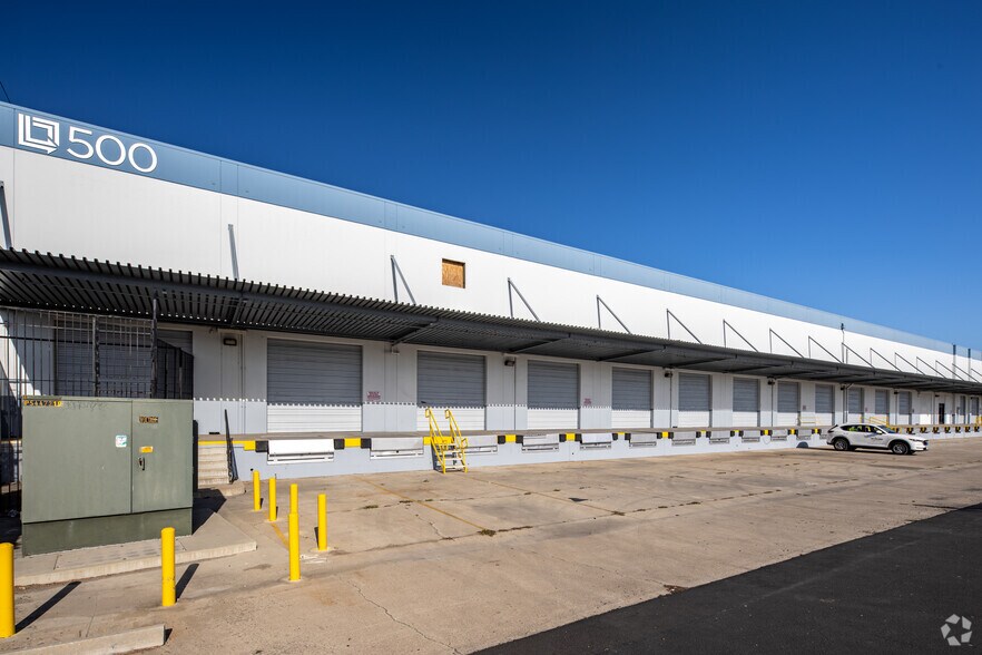 More Photos Of 500 W Warner Ave, Santa Ana Warehouse For Lease