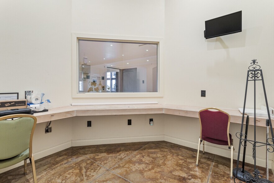 More Photos Of 7998 Vialago Pkwy, Zillah Specialty For Sale