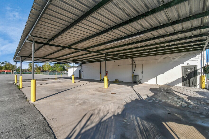 More Photos Of 421 Little York Rd, Houston Truck Stop For Lease