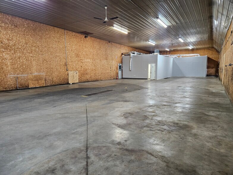 More Photos Of 950-980 Wabash Ave, Chesterton Industrial For Sale