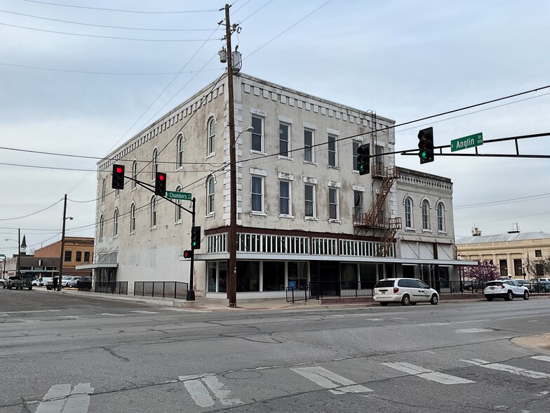 Primary Photo Of 201-205 E Chambers St, Cleburne Apartments For Lease