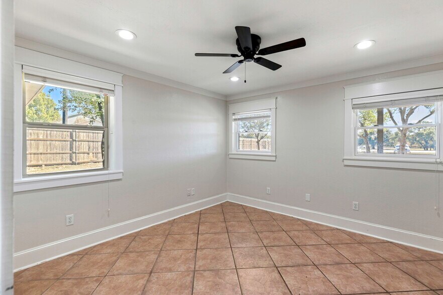 More Photos Of 1420 River Rd, Boerne Medical For Lease