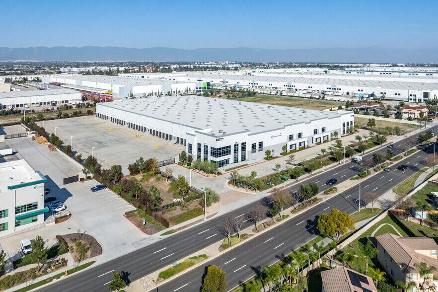 More Photos Of 15996 Jurupa Ave, Fontana Distribution For Lease