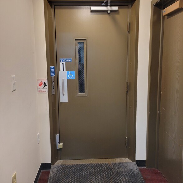 More Photos Of 2949 Elmwood Ave, Buffalo Medical For Lease