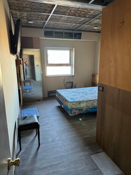 More Photos Of 220 S Madison St, Rockford Specialty For Sale