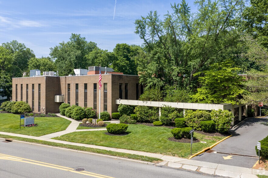 More Photos Of 555 Kinderkamack Rd, Oradell Medical For Sale