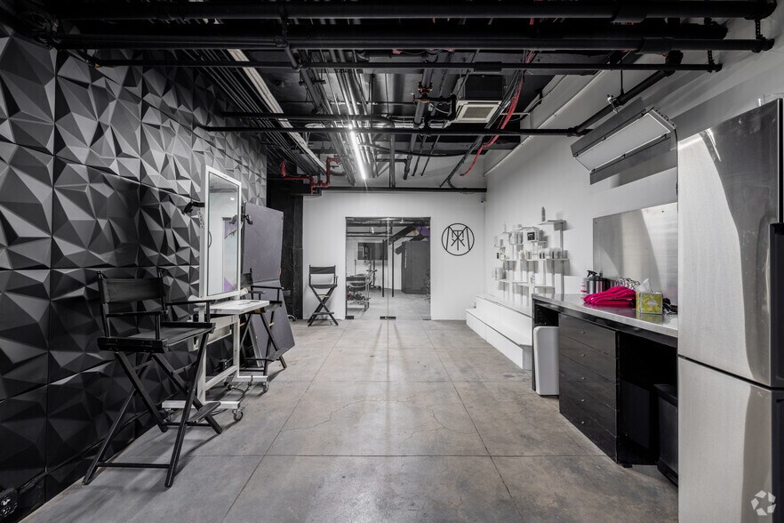 More Photos Of 150 W 30th St, New York Office For Lease