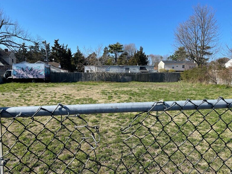 More Photos Of 0 Suffolk Ave, Brentwood Land For Lease