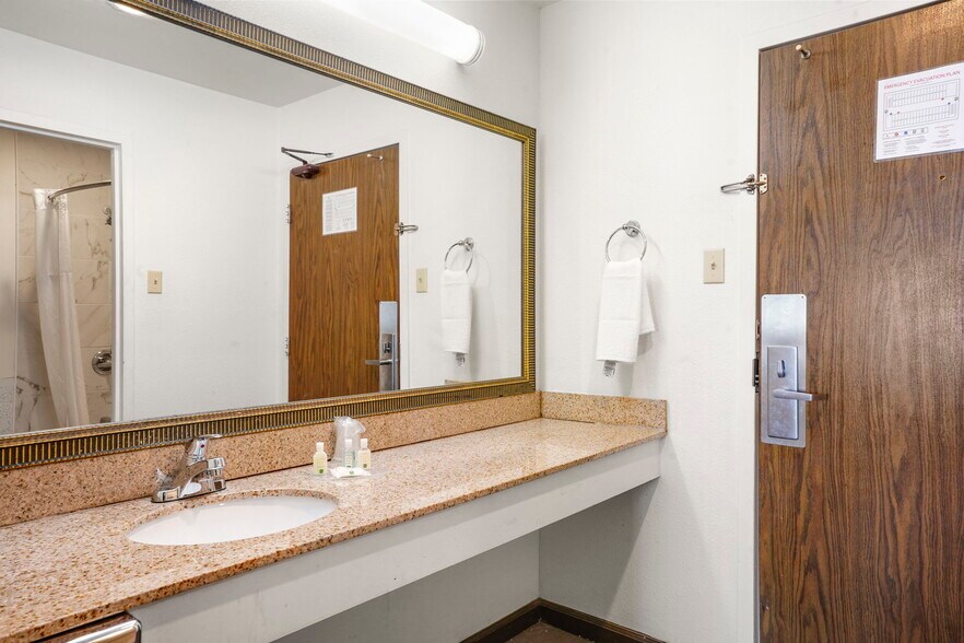 More Photos Of 3815 State Highway 119, Longmont Hotel For Sale
