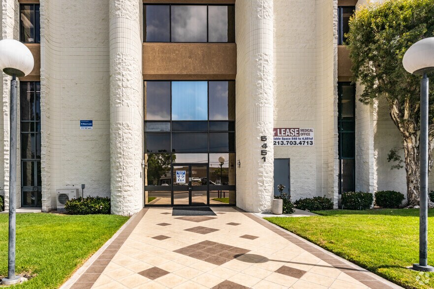 More Photos Of 5451 La Palma Ave, La Palma Medical For Lease