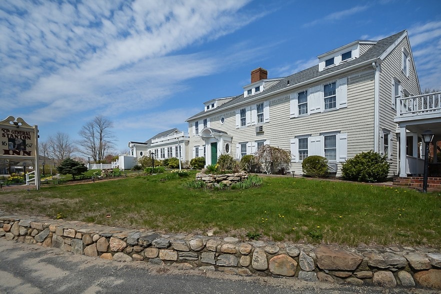 More Photos Of 4115 Old Post Rd, Charlestown Hotel For Sale
