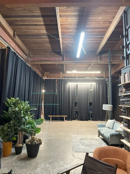 More Photos Of 1850 Donner Ave, San Francisco Warehouse For Lease