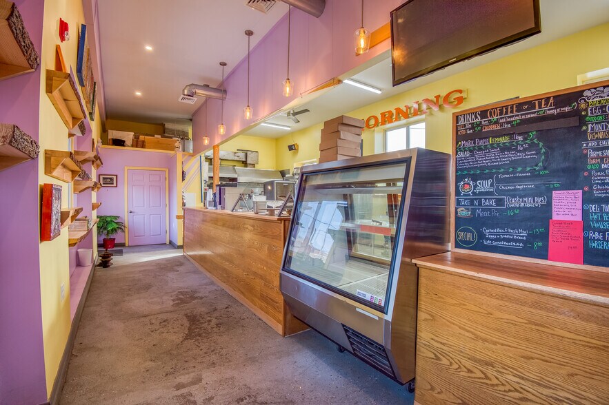 More Photos Of 206 Main St, Berlin Office For Sale