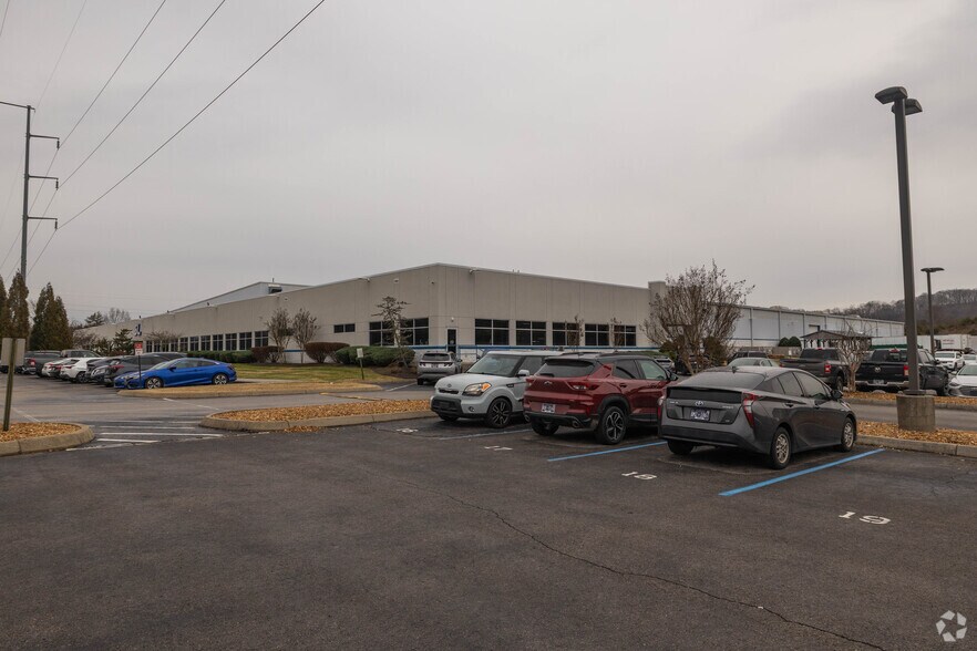 More Photos Of 281 Frank L Diggs Dr, Clinton Warehouse For Lease