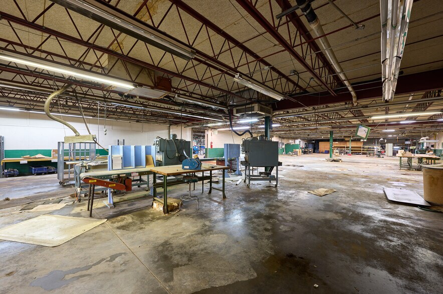 More Photos Of 352 Center St, Caledonia Manufacturing For Sale