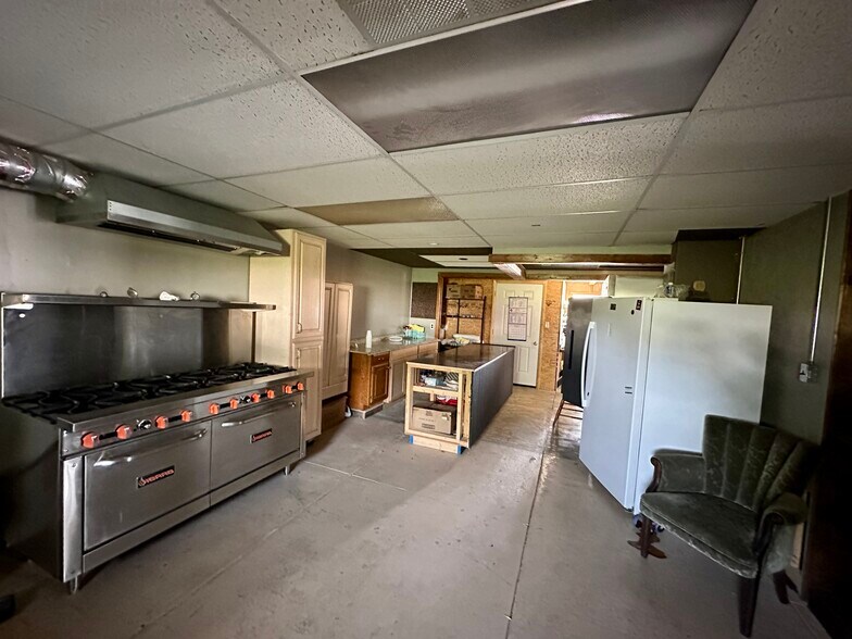 More Photos Of 1312 Broadway, Marysville Freestanding For Sale