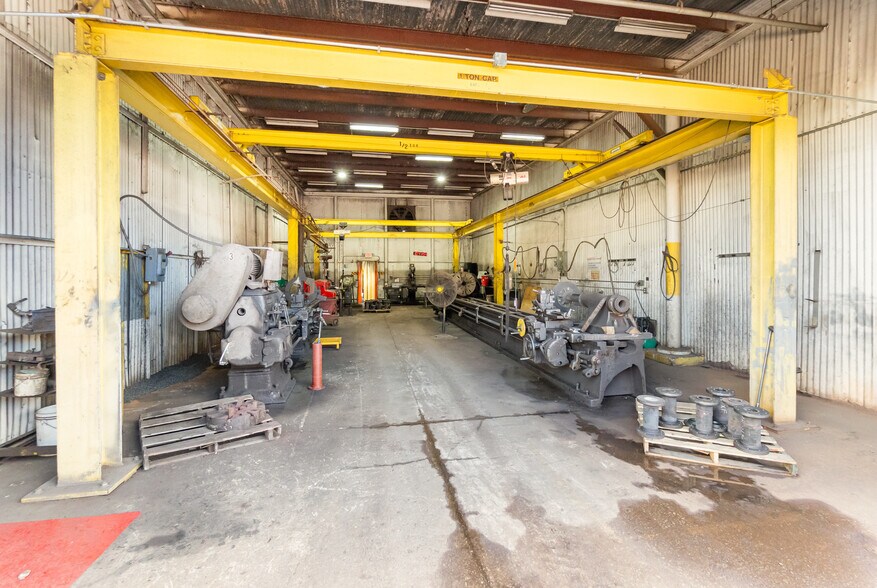 More Photos Of 204 5th St, Orlando Industrial For Sale