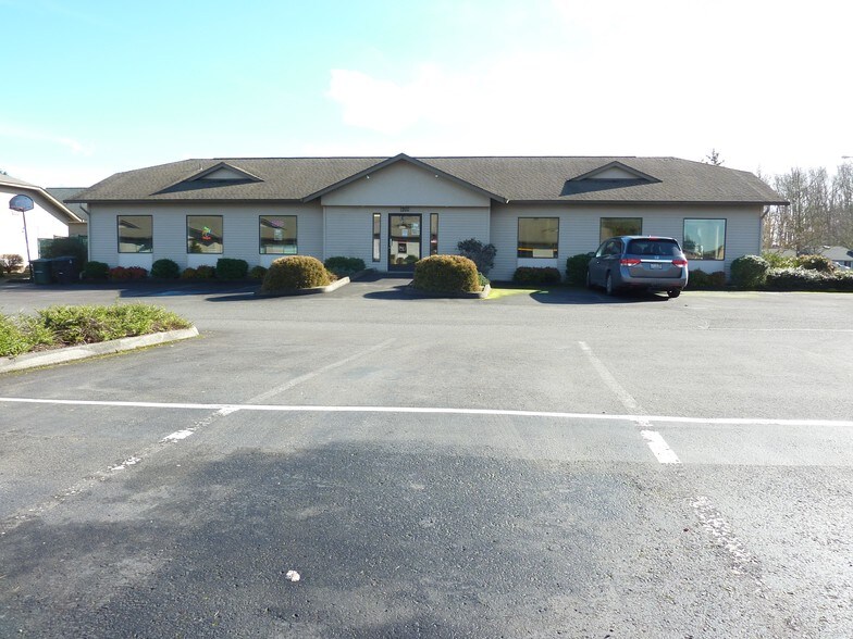 More Photos Of 1900 Belmont Loop, Woodland Storefront Retail Office For Lease