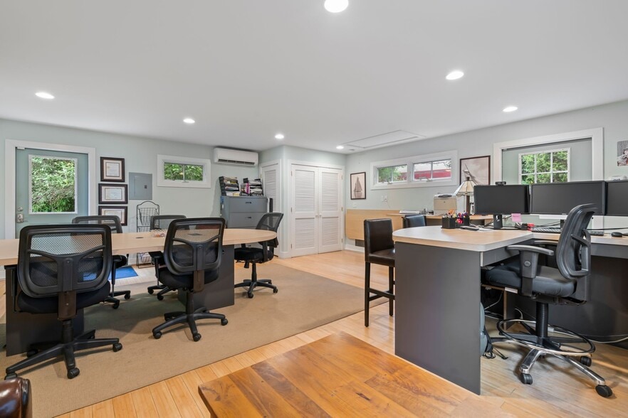 More Photos Of 67 Fort Salonga Rd W, Northport Loft Creative Space For Sale
