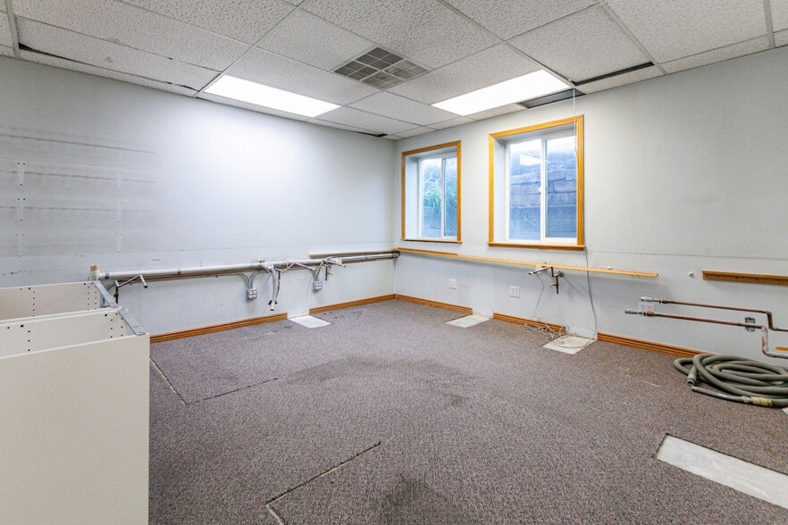 More Photos Of 9853 S 700 E, Sandy Office For Lease