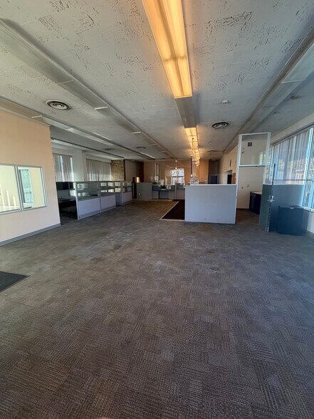 More Photos Of 1575 Brunswick Ave, Lawrence Township Cumberland Bank For Lease