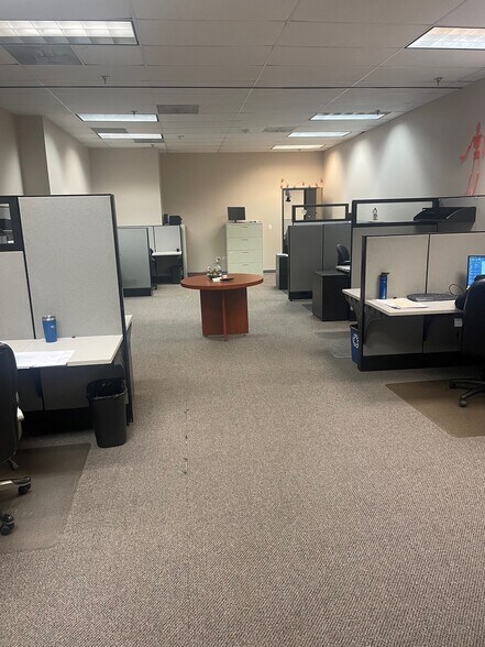 More Photos Of 8600 Park Meadows Dr, Lone Tree Showroom For Lease