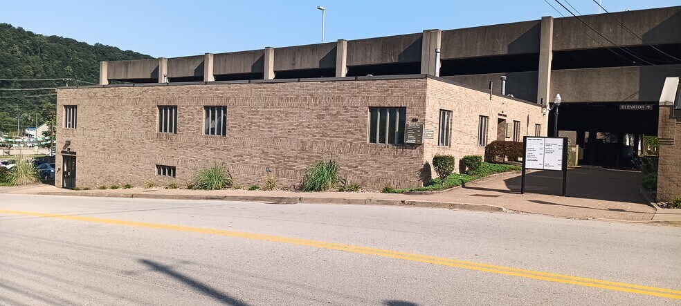 More Photos Of 251 7th St, New Kensington Medical For Sale
