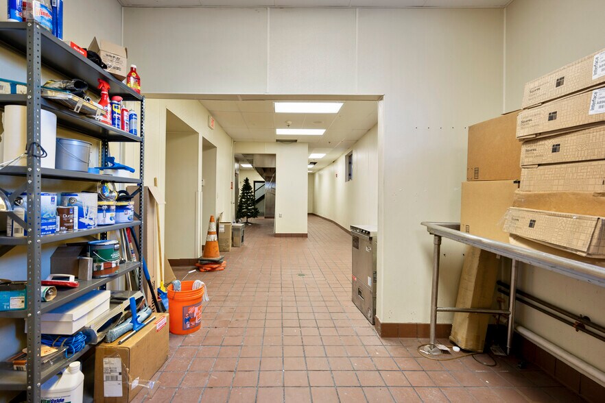 More Photos Of 22 Clinton Ave, Albany Office For Sale