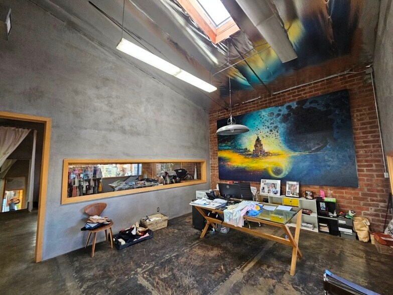 More Photos Of 1354 E Washington Blvd, Los Angeles Warehouse For Sale