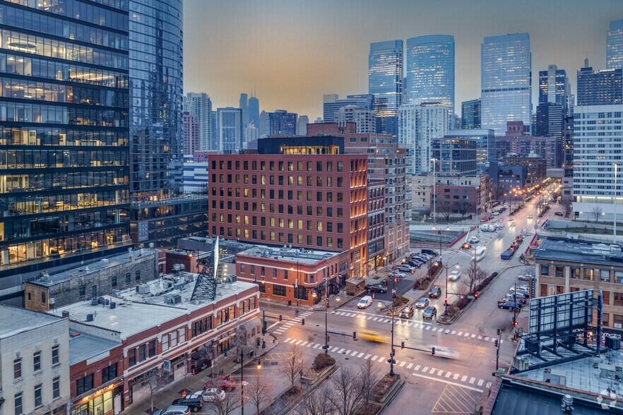 More Photos Of 732 W Randolph St, Chicago Unknown For Lease