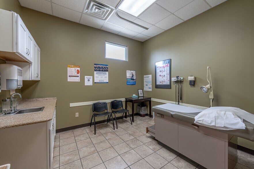 More Photos Of 6507 Coliseum Blvd, Alexandria Medical For Lease