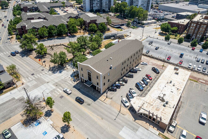 More Photos Of 624 S Denver Ave, Tulsa Office For Lease