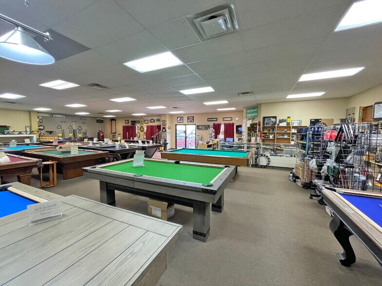 More Photos Of 1600 E Mulberry St, Fort Collins Showroom For Lease