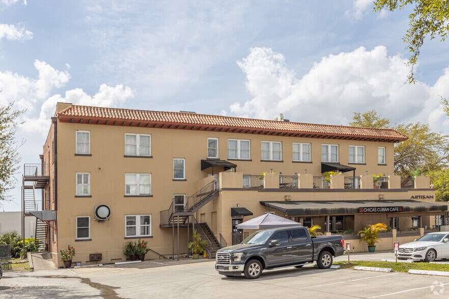 More Photos Of 215 S Woodland Blvd, Deland Hotel For Sale