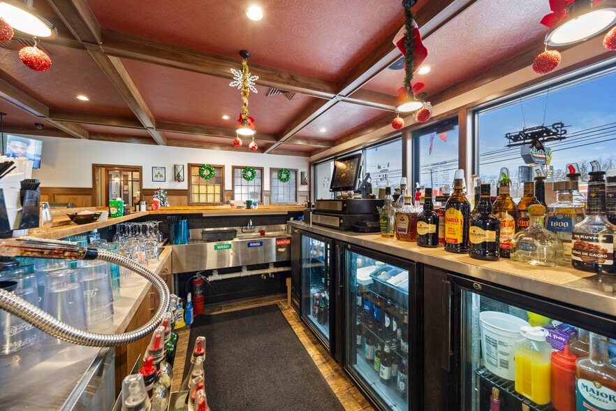 More Photos Of 4415 Liberty Ave, Vermilion General Retail For Sale