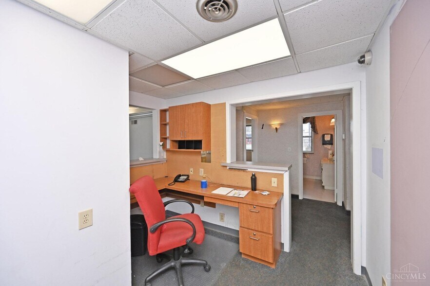 More Photos Of 910 Barry Ln, Cincinnati Medical For Lease