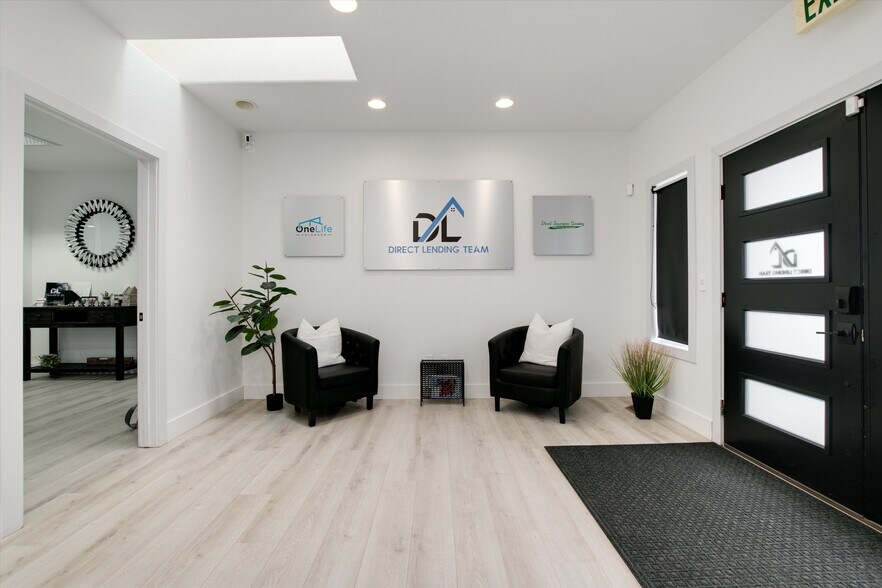 More Photos Of 42 Garden Ctr, Broomfield Office For Lease