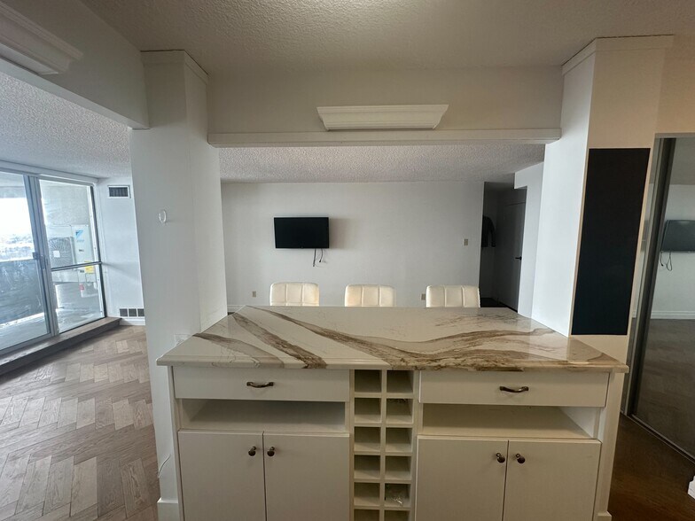 More Photos Of 375 King St N, Waterloo Apartments For Sale