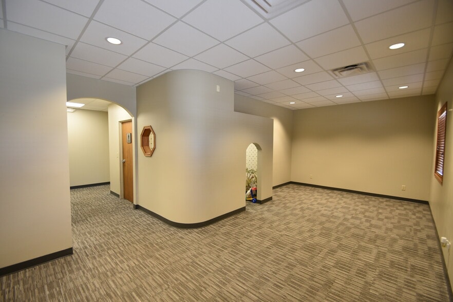 More Photos Of 827 28th St S, Fargo Medical For Sale