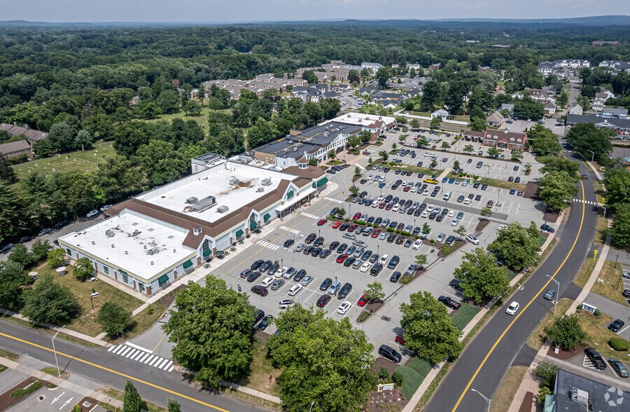 More Photos Of 55 Welles St, Glastonbury Storefront For Lease