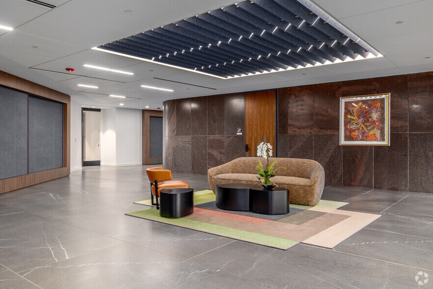 More Photos Of 2211-2215 S York Rd, Oak Brook Office For Lease