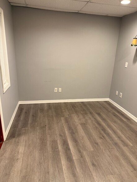 More Photos Of 3715 Main St, Bridgeport Medical For Lease