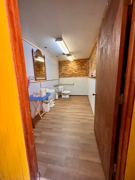 More Photos Of 2720 Cleveland St, Elloree Storefront Retail Residential For Sale