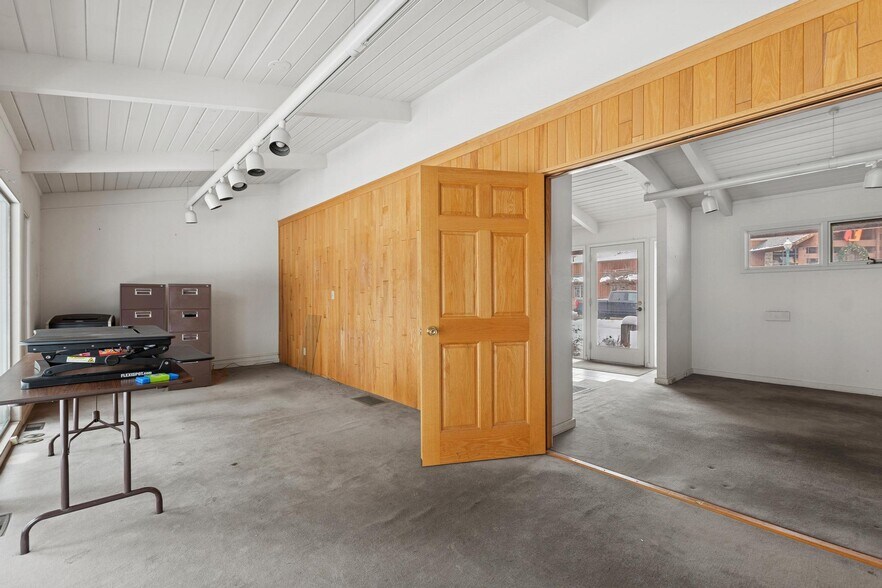 More Photos Of 327 Spokane Ave, Whitefish Flex For Sale