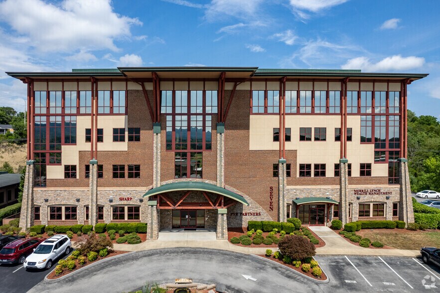More Photos Of 7 Sheridan Sq, Kingsport Office For Lease