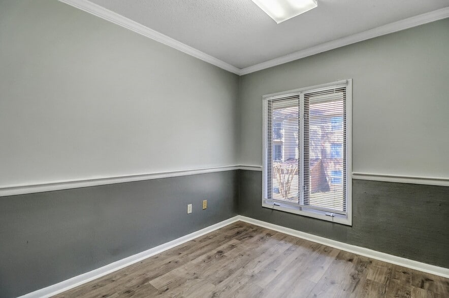 More Photos Of 7370 Hodgson Memorial Dr, Savannah Office For Sale