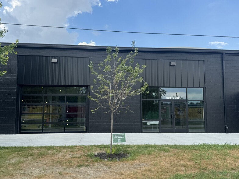 More Photos Of 5255 N Winthrop Ave, Indianapolis General Retail For Lease