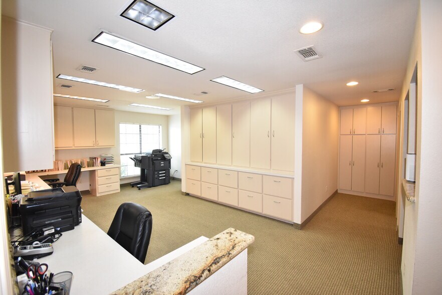 More Photos Of 2612 Harwood Rd, Bedford Medical For Sale